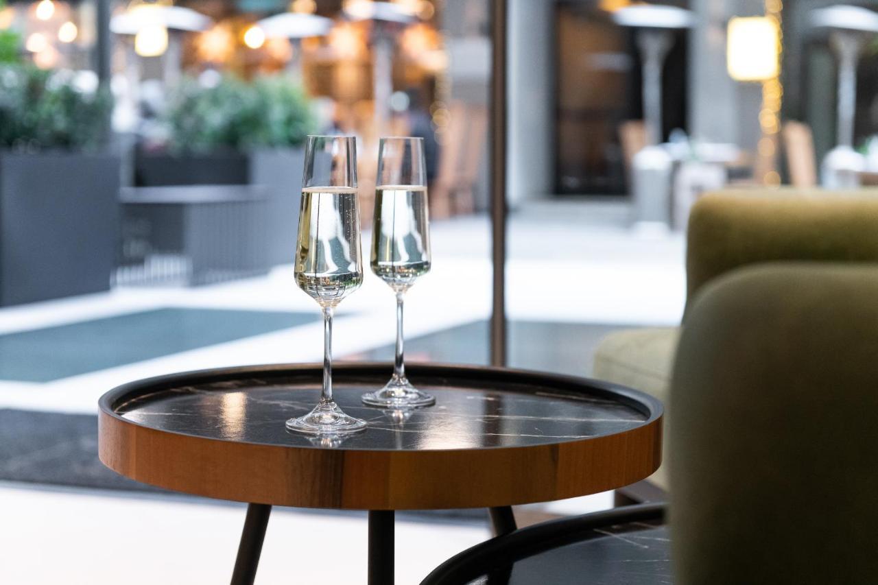 S Hotel Boutique Szaloniki Kültér fotó Champagne flutes
