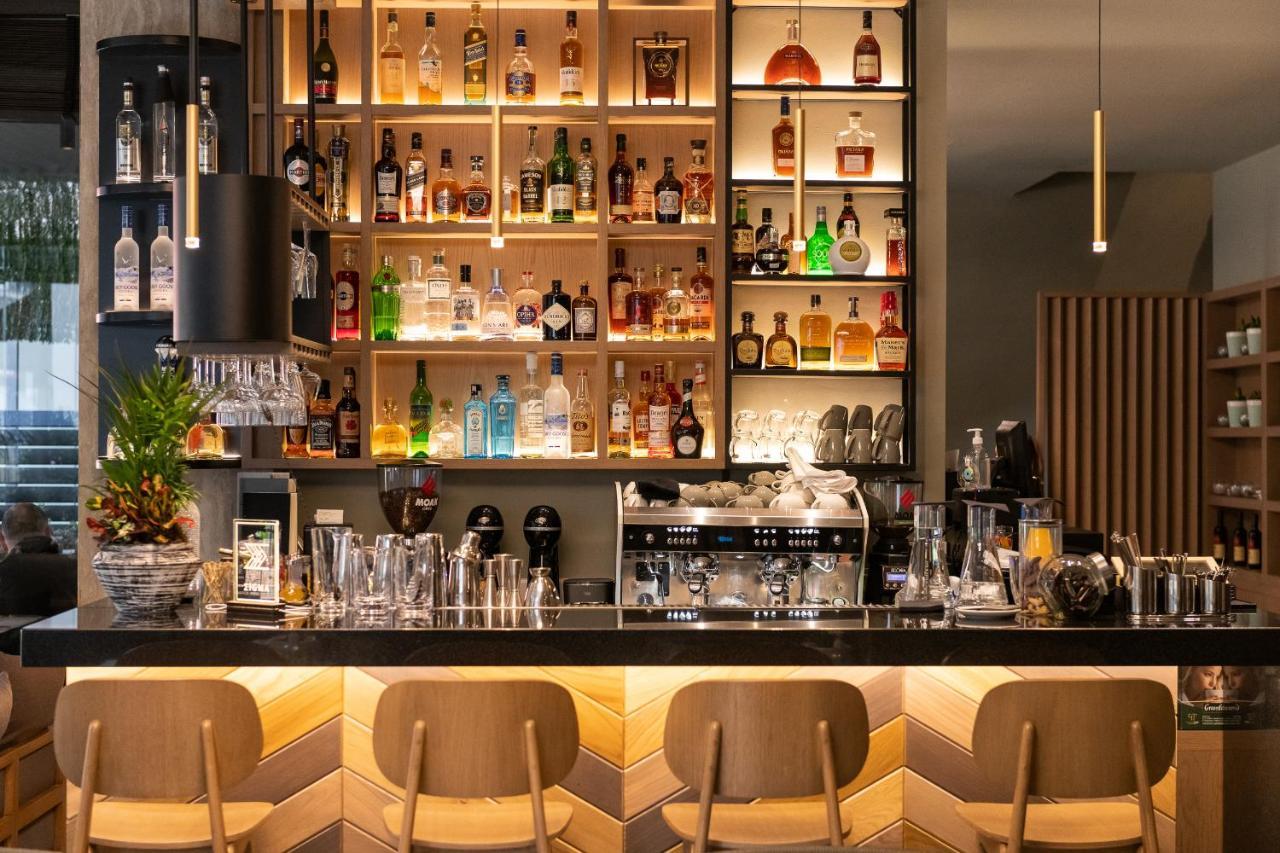 S Hotel Boutique Szaloniki Kültér fotó The bar at the restaurant